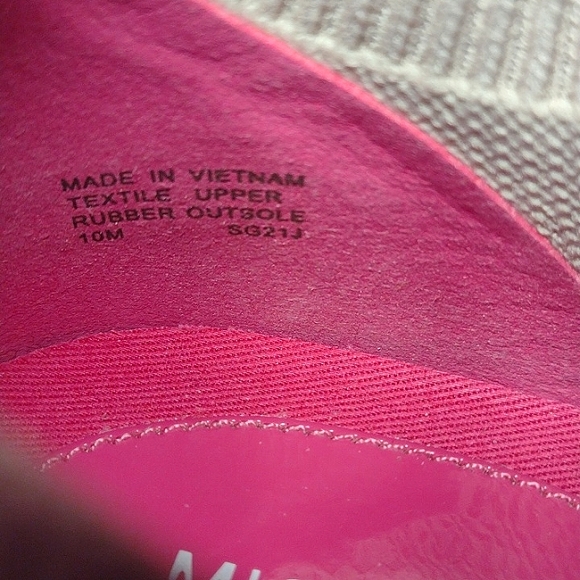 MICHAEL Michael Kors Barbie Pink Ombre Bodie Stretch knit sneakers - Picture 10 of 14